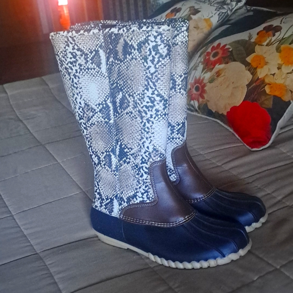 Women's Faux Snakeskin Waterproof Boots